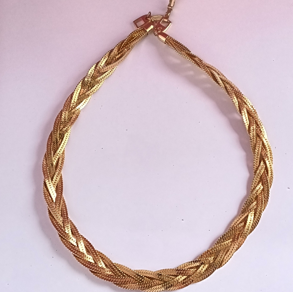 NAPIER 16" GOLD TONE NECKLACE, EXCELLENT CONDITION